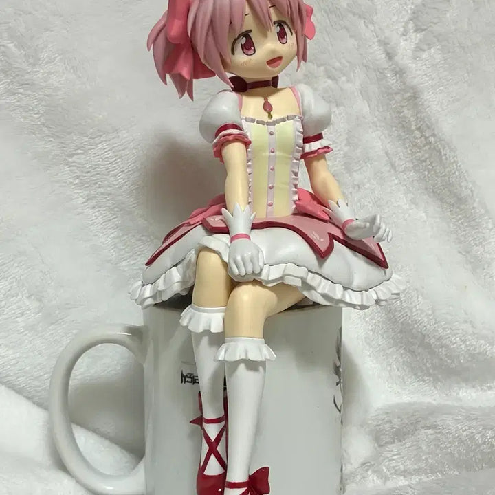 [BUNJANG] Banpresto Kaname Madoka Sitting Version Figure / 마마마 카나메 마도카 피규어