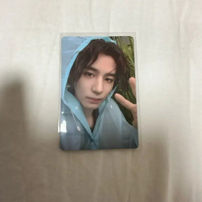 [BUNJANG] THE BOYZ Han GS Raincoat Photocard / 희귀) 이한 gs 우비 포카