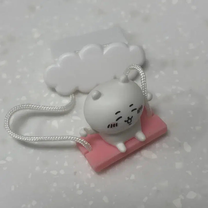 [BUNJANG] Cheekawaii Cloud Swing Gacha Figure (Unsealed) / 치이카와 구름 그네 가챠 먼작귀 단순개봉
