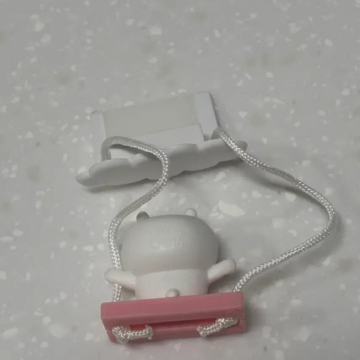 [BUNJANG] Cheekawaii Cloud Swing Gacha Figure (Unsealed) / 치이카와 구름 그네 가챠 먼작귀 단순개봉