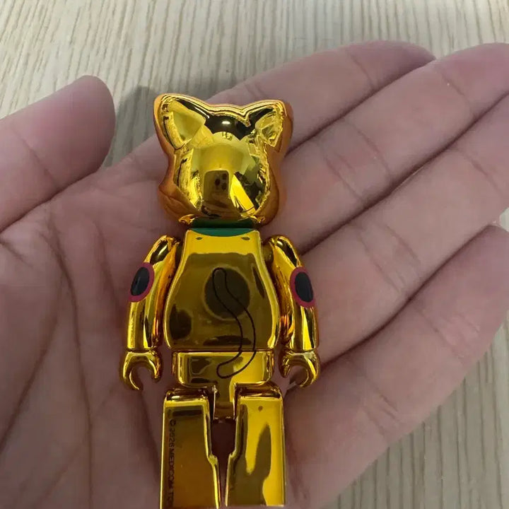 [BUNJANG] Bearbrick Nyabrick Gold 100% Figure / 베어브릭 냐브릭 골드 100프로만 판매합니다
