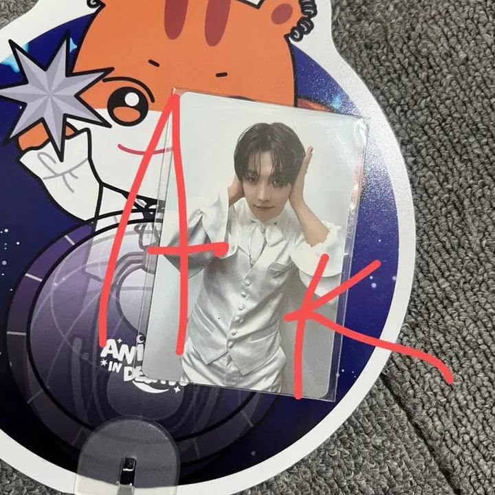 [BUNJANG] ATEEZ Hongjoong Jjoongrami Fan + Photocard Bundle Set / 에이티즈 홍중 쭝라미 부채, 포토카드 일괄