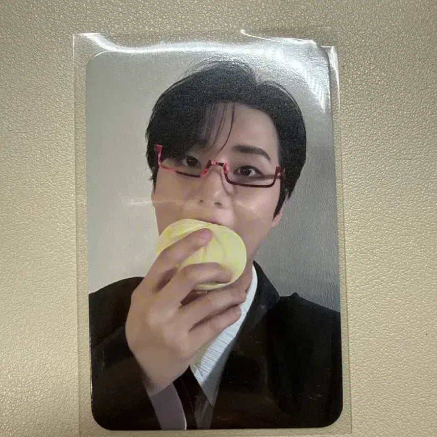 [BUNJANG] Young K Musinsa Greedy Mask Photocard / 영케이 무신사 안경만두 포카