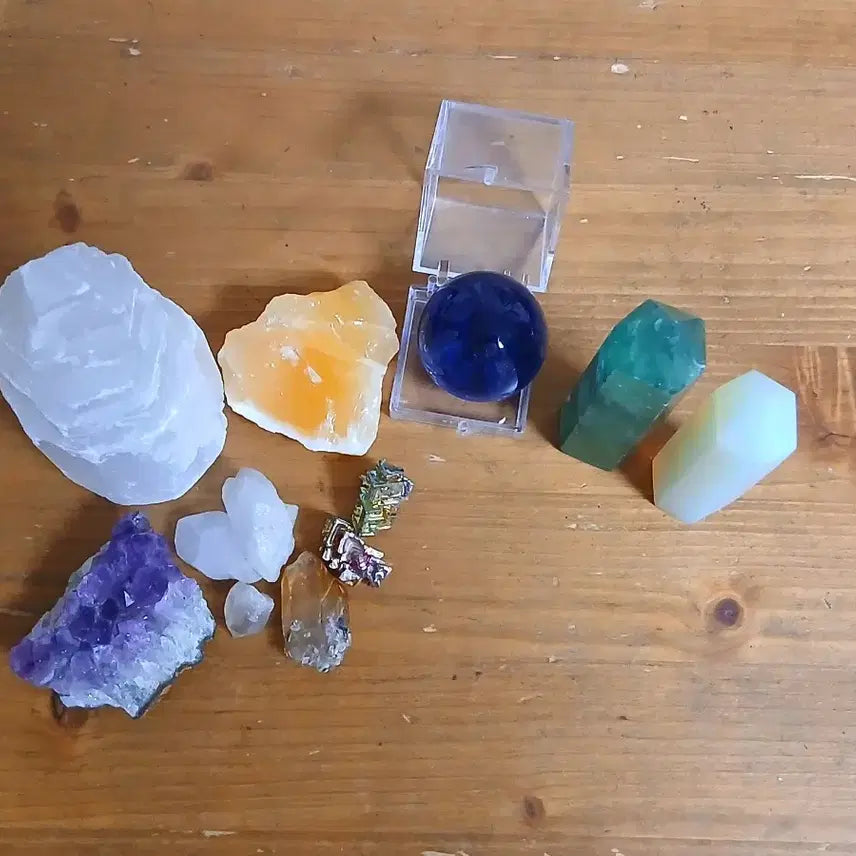 [BUNJANG] Assorted Natural Crystal Objects (Selenite, Amethyst, Bismuth, Fluorite, etc.) / 천연 원석 오브제 모음 (셀레나이트, 자수정, 미니 비스무트, 그린 플루오라이트 등)