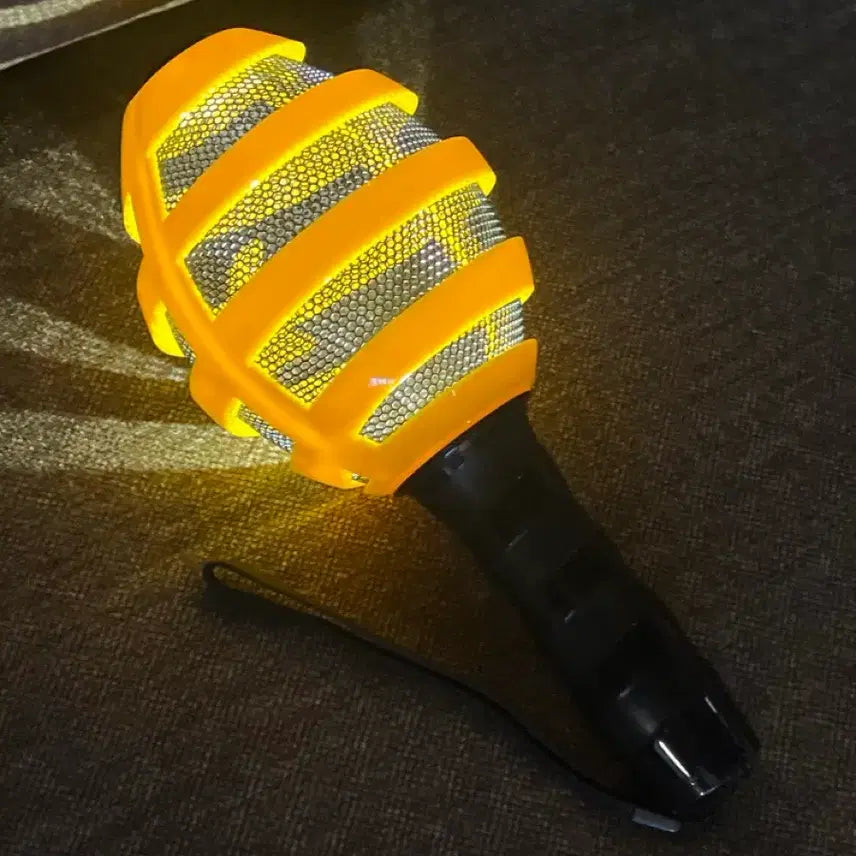 [BUNJANG] Block B Honey Stick Lightstick / 블랙비 응원봉 꿀봉 판매합니다