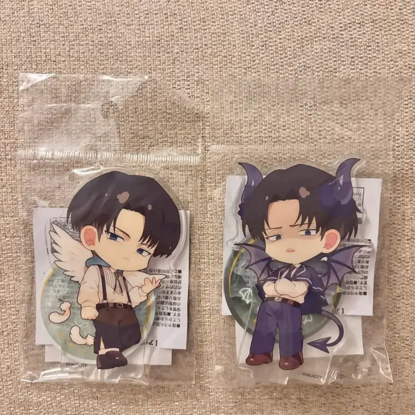 [BUNJANG] Attack on Titan Levi Angel &amp; Demon SD Acrylic Stand (Set of 2) / 진격의거인 리바이 천사 악마 SD 아크릴 스탠드 (2종)