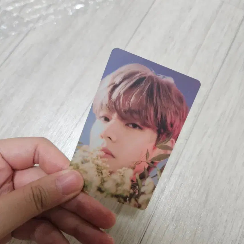 [BUNJANG] BTS V Taehyung HYBE INSIGHT Exclusive Photocard / 하이브 인사이트 방탄소년단 뷔 태형 입장포토카드 비판매품