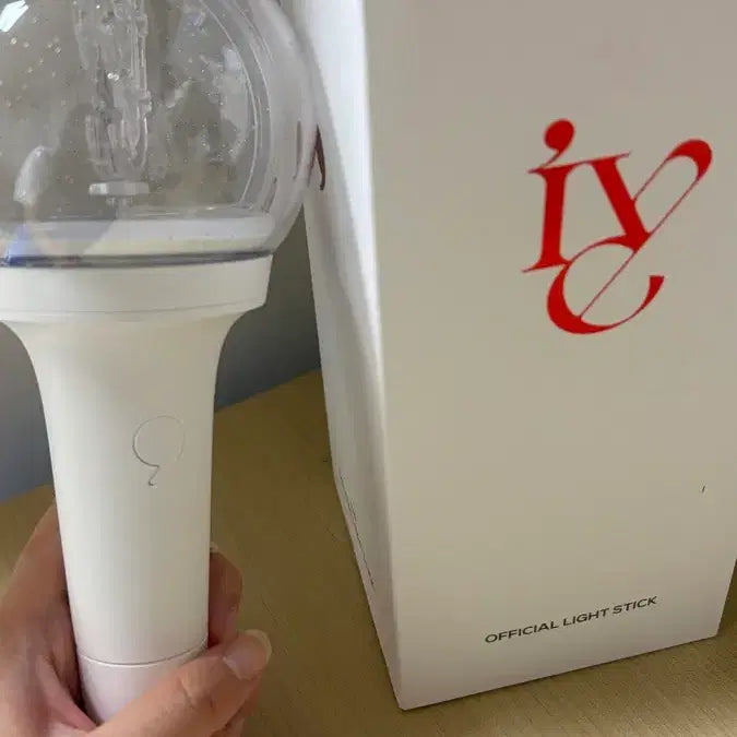 [BUNJANG] IVE Official Light Stick Version 1 / 아이브 응원봉 버전1