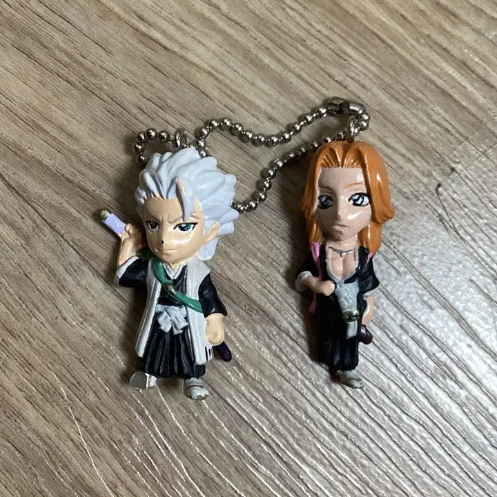 [BUNJANG] Bleach Toshiro Hitsugaya &amp; Rangiku Matsumoto Figure Keychain &amp; Ichiban Kuji Acrylic Keychain / 블리치 히츠가야 토시로+란기쿠 피규어 키링 및 제일복권 아크릴 키링