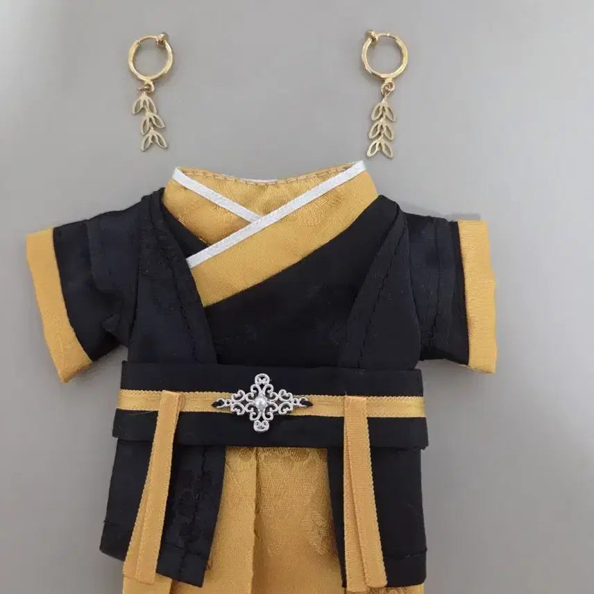 [BUNJANG] Silla Hanbok Geumheuk 10cm Doll Clothes / 신라한복 금흑 10cm 솜인형 옷