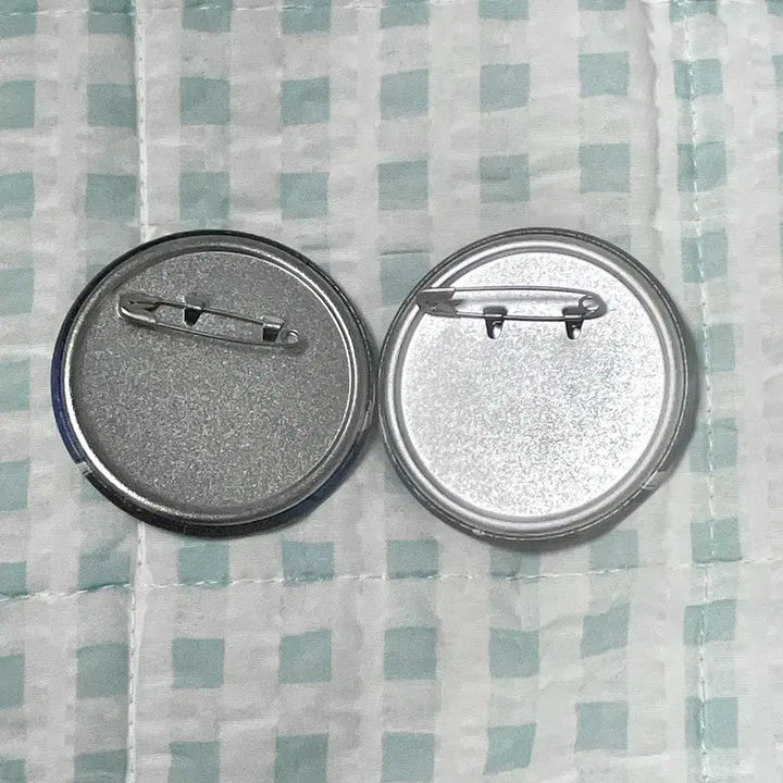 [BUNJANG] Kaiju No. 8 Soushiro Hoshina &amp; Ichikawa Reno Badge Set / 괴수8호 호시나 소우시로 &amp; 레노 이치카와 뱃지