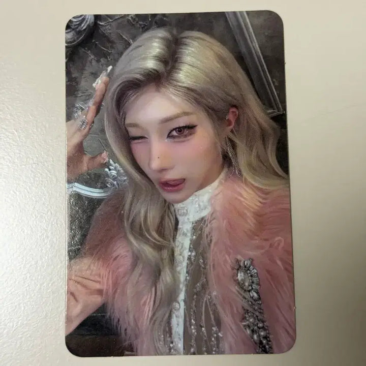 [BUNJANG] Xlov IGod Louis Album Photocard / 엑스러브 Xlov 아이갓 IGod 루이 앨범 포카