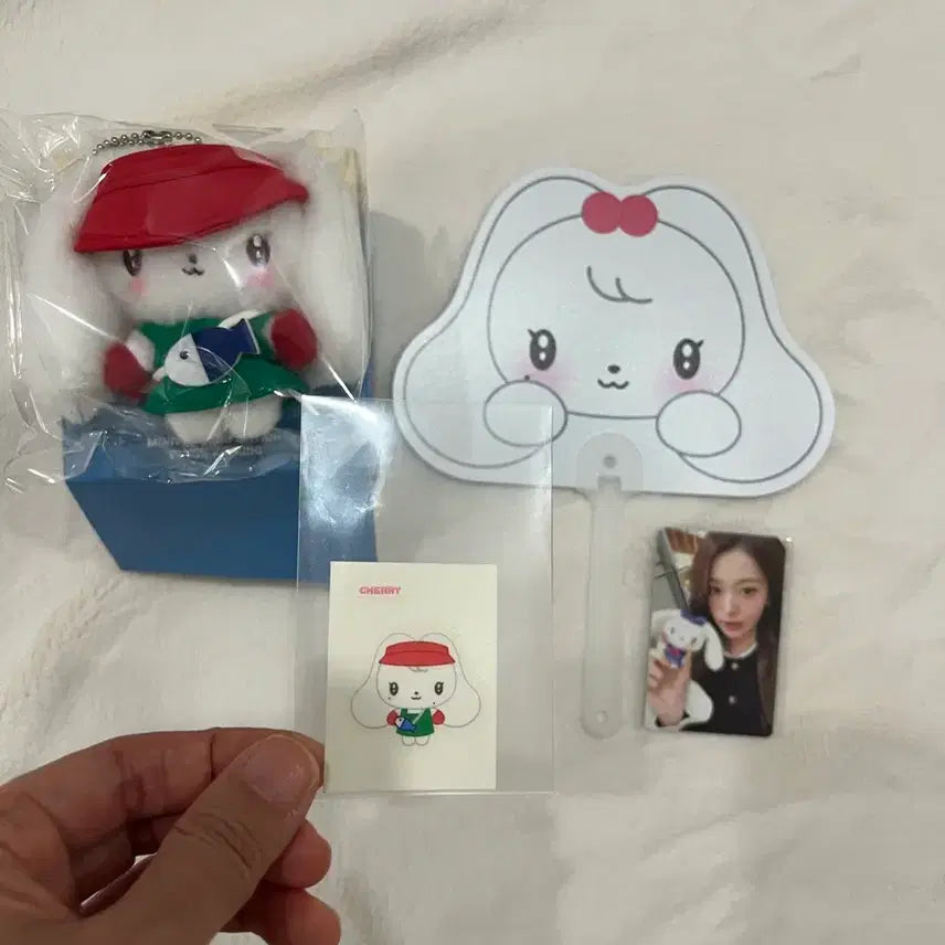 [BUNJANG] IVE MiniV Bundle Set Jang Wonyoung MiniV Pop-Up / 4개일괄) 당일발송) 아이브 미니브 부산 자갈치 체리 장원영 미니브 팝업