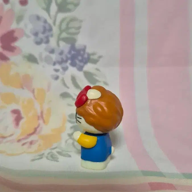 [BUNJANG] Vintage Sanrio Hello Kitty Glasses Overalls Figure / 고전 산리오 헬로키티 안경 멜빵 피규어