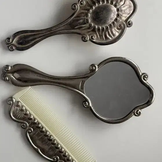 [BUNJANG] Antique Silver-Plated Brush and Mirror Set / 엔틱 은색 실버플레이트 브러쉬 거울 빗 세트