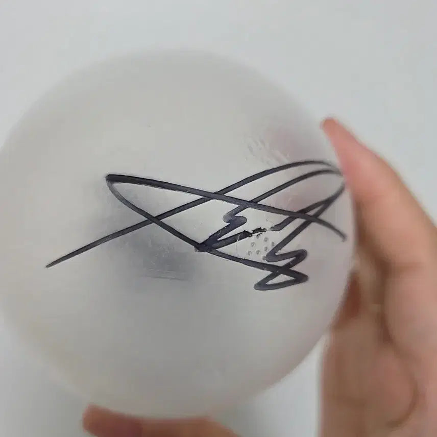 [BUNJANG] RIIZE Anton Signed Ball (2024 Final Fancon) / 라이즈 앤톤 사인볼 판매 (2024 파이널 팬콘)