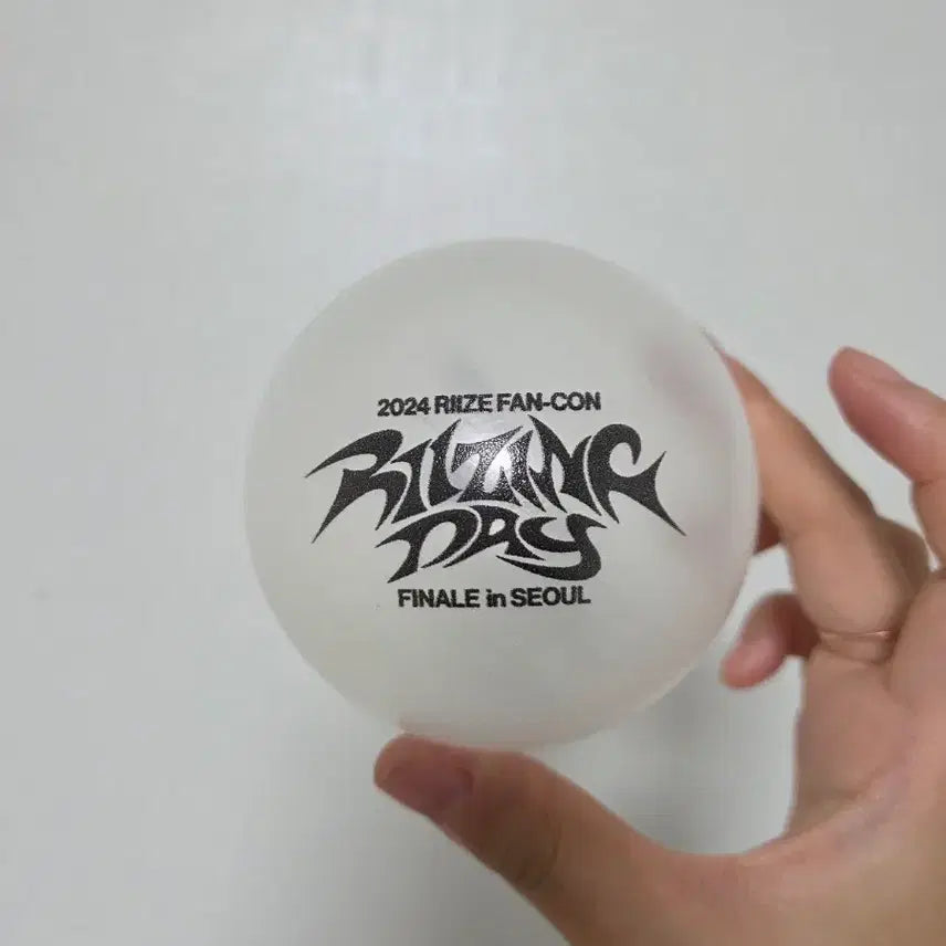 [BUNJANG] RIIZE Anton Signed Ball (2024 Final Fancon) / 라이즈 앤톤 사인볼 판매 (2024 파이널 팬콘)