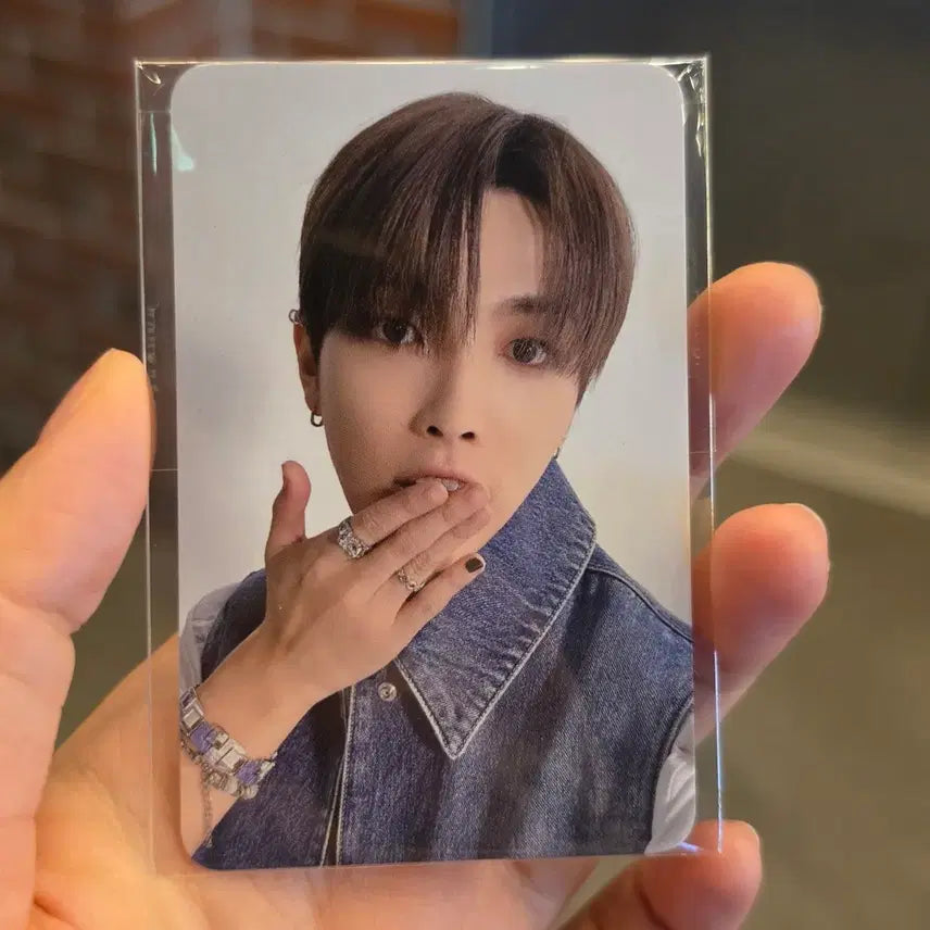 [BUNJANG] ATEEZ Light The Way Hongjoong Photocard POB / 에이티즈 라이트더웨이 홍중 포카 특전