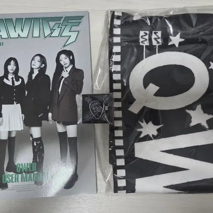 [BUNJANG] QWER 1st Fanclub Full Set / QWER 1기 팬클럽 풀박