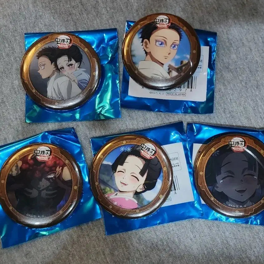 [BUNJANG] Demon Slayer Mugen Train Arc Koji Kōyuki Can Badge Set / 귀멸 무한성 하쿠지 코유키 캔뱃지 세트 일괄