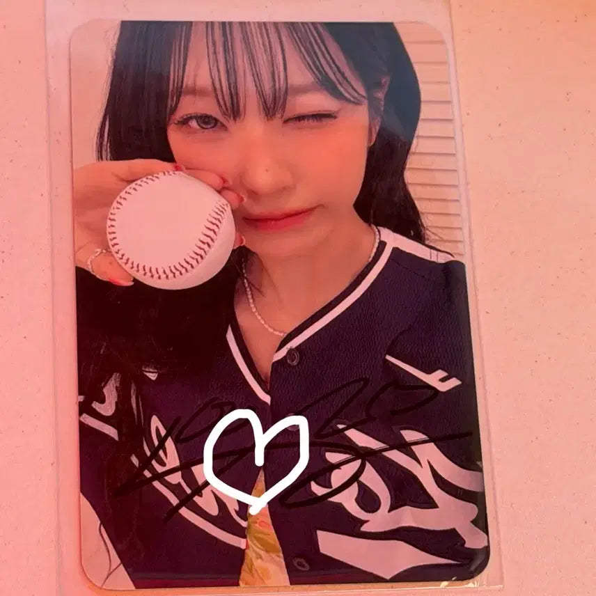 [BUNJANG] fromis_9 Jiheon Signed Photocard (Makestar Baseball) / 프로미스나인 메이크스타 야구부 지헌 싸인포카