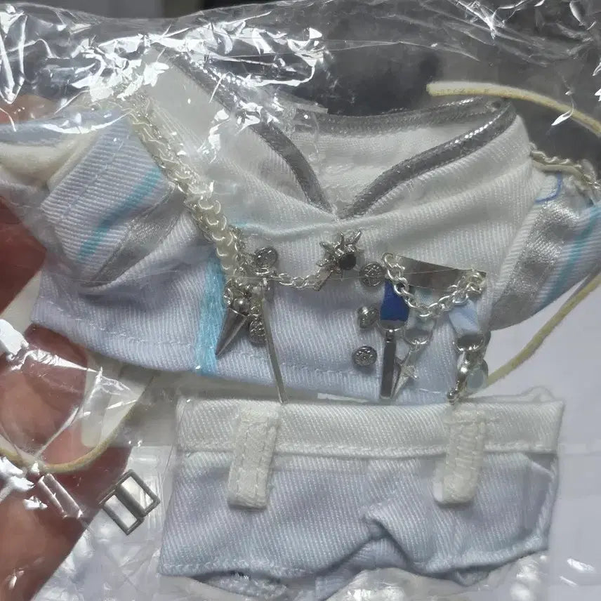 [BUNJANG] PLAVE 10cm Plush Outfit (White Uniform) Bundle Set / (비공식/미개봉) PLAVE 10cm 솜인형 의상 (화이트 제복) 일괄