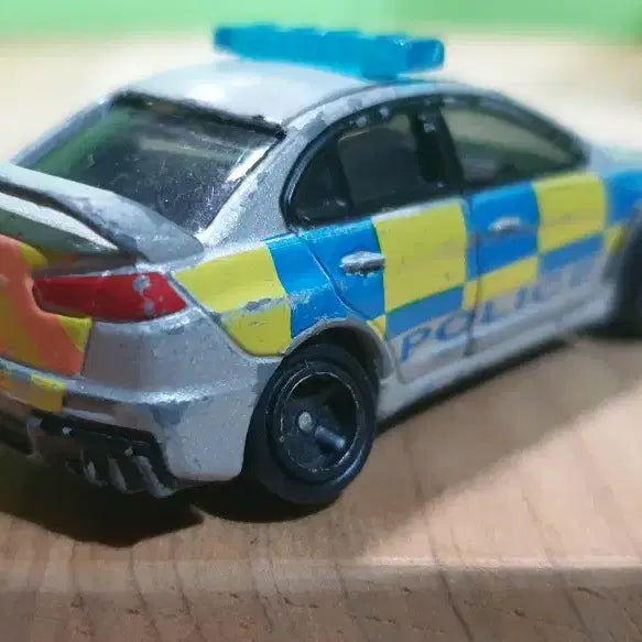 [BUNJANG] Tomica No. 39 Mitsubishi Lancer Evolution X British Police Car / 토미카 No. 39 미쓰비시 랜서 에볼루션 X 영국 경찰차(British Police)