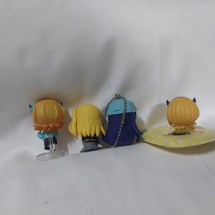 [BUNJANG] Oshi no Ko Gacha Figure 4 Types Set - Ai, Menco, Ruby Swing Mascot Keychain Stand / 최애의 아이 가챠 피규어 4종 세트 일괄 아이 멤쵸 루비 오시노코 스윙 마스코트 키링 스탠드 교복 수영장 튜브