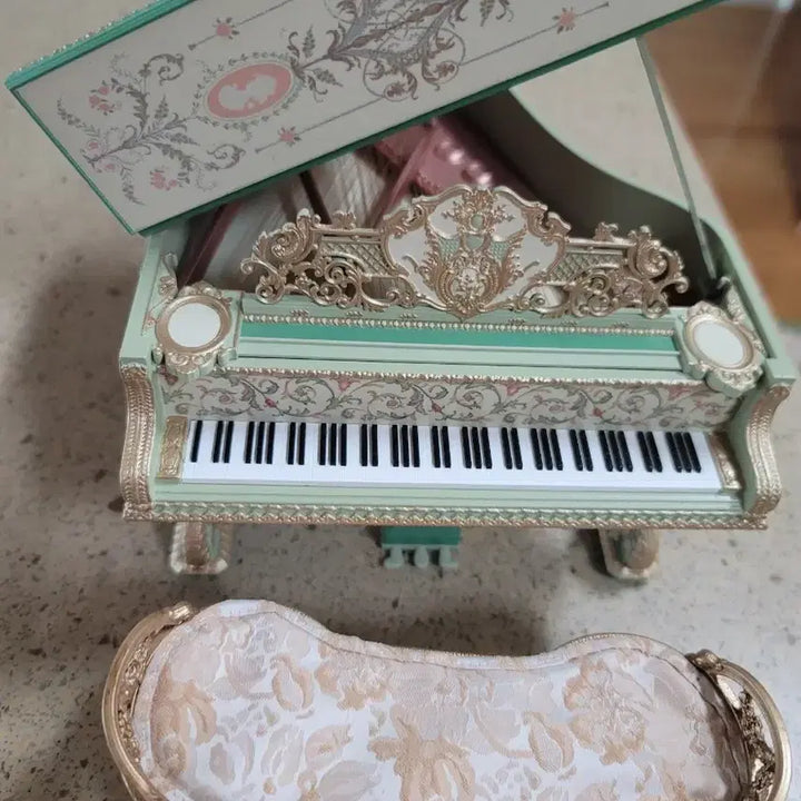 [BUNJANG] Genmu Baroque Style Grand Piano 1/12 Scale Dollhouse Accessory Set / 젠무 바로크 스타일 그랜드피아노 1/12스케일