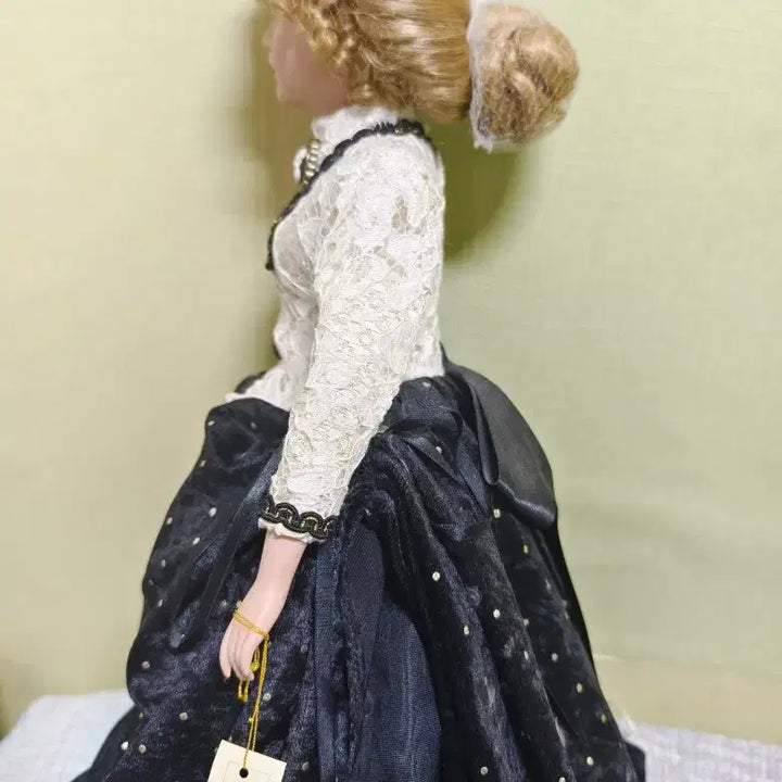 [BUNJANG] Antique Bisque Porcelain Doll with Parasol / 비스크인형 , 앤틱인형 팔아요 포셀린