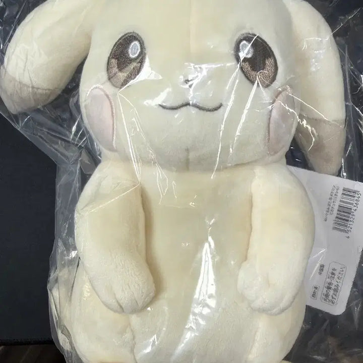 [BUNJANG] Bandai Pokémon Pale Pikachu 30th Anniversary Doll (Box Included) / 일포센 창백피카츄(30주년 상자포함)