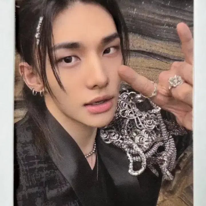 [BUNJANG] Stray Kids Hyunjin THIS&amp;THAT Yes24 Lucky Draw Photocard / SKZ 스키즈 현진 THIS&amp;THAT 디스앤댓 yes24 특전 포토카드