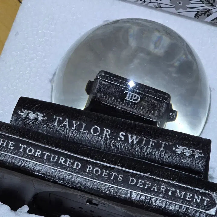[BUNJANG] Taylor Swift 11th Album TTPD Snow Globe / 테일러 스위프트 11집 TTPD 스노우 글로브 판매합니다
