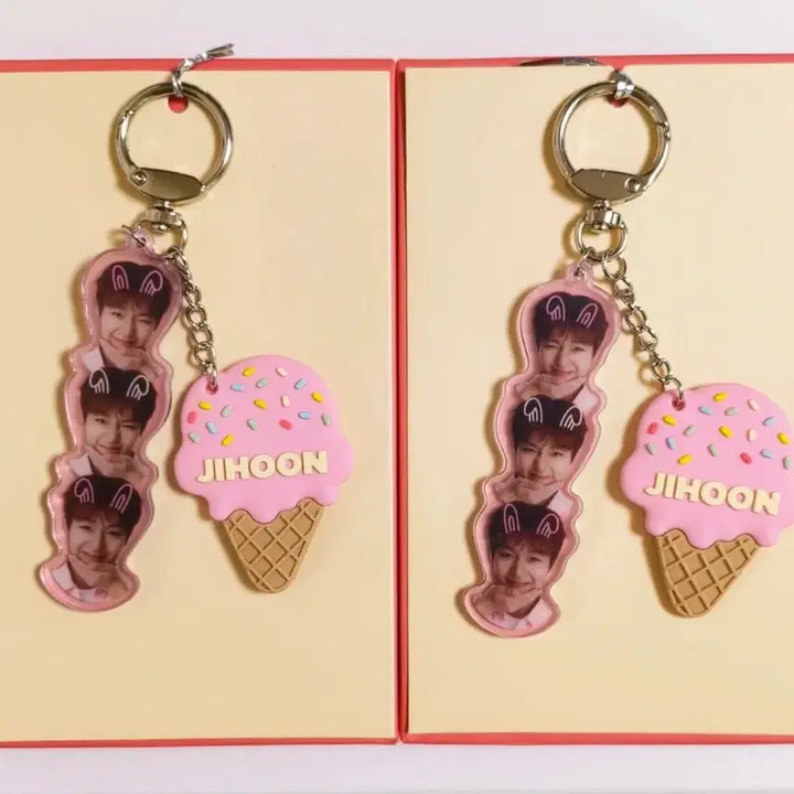 [BUNJANG] Baskin Robbins Park Jihoon Limited Edition Acrylic Keyring / 새상품) 베라 아궁빵 박지훈 키링 한정판 배라 배스킨라빈스 베스킨라빈스 빅지훈