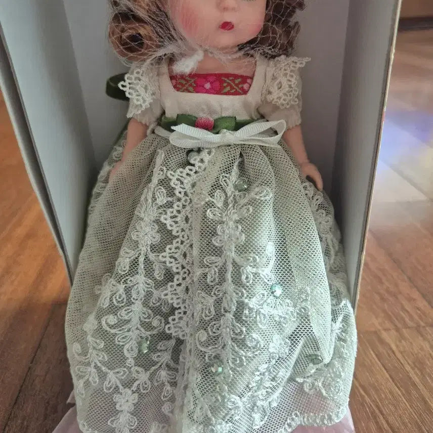 [BUNJANG] Madame Alexander 8-Inch Doll &