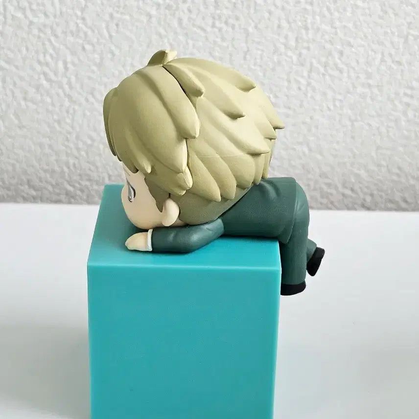[BUNJANG] Spy x Family Loid Hykake Figure / 스파이패밀리 로이드 힛카케 피규어