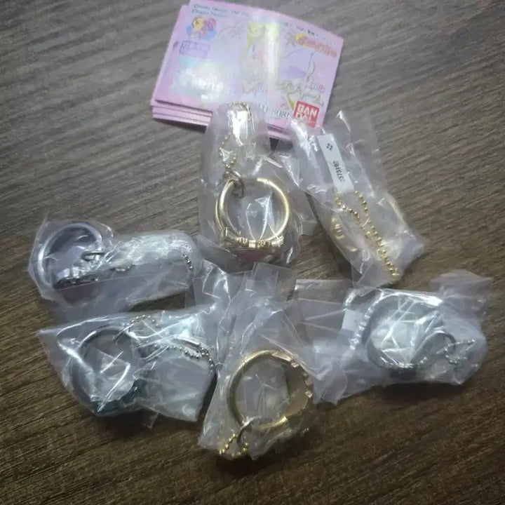 [BUNJANG] Sailor Moon Gacha Figure Die-Cast Charm Ring Set (6 Types) / 세일러문 가챠 피규어 다이캐스트 참 반지 다이캐스트 링 6종