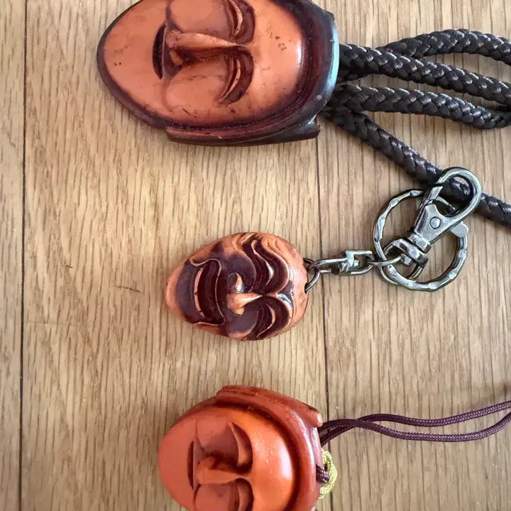 [BUNJANG] Hahoe Mask Keychain and Necklace Set / 하회탈 모양 열쇠고리 목걸이 세트