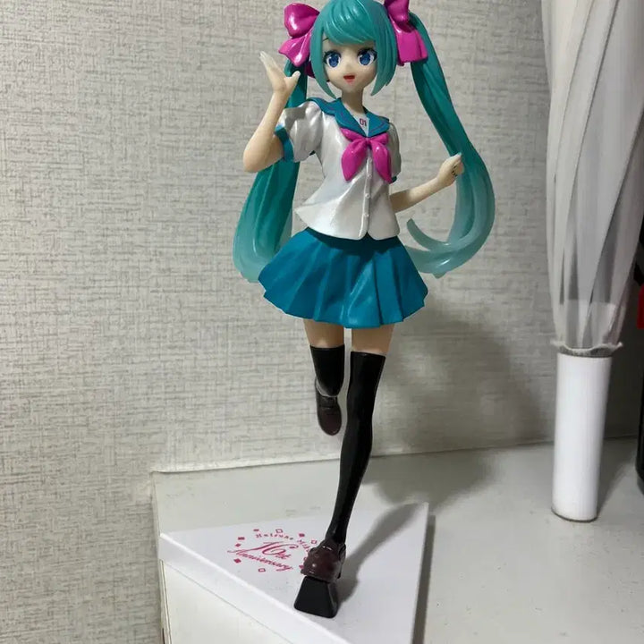 [BUNJANG] Hatsune Miku 16th Anniversary Luminasta School Uniform Figure / 하츠네 미쿠 세가 피규어 16주년 루미나스타 교복피규어