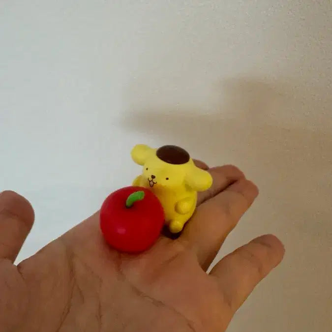 [BUNJANG] Pompompurin Figure with Apple / 폼폼푸린 피규어