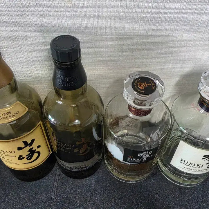 [BUNJANG] Yamazaki 12 Year, 18 Year Limited Edition, Hibiki 21 Year, Harmony Whisky Empty Bottles Bundle / 야마자키 12년 / 18년 리미티드 에디션, 히비키 21년 / 하모니 위스키 공병