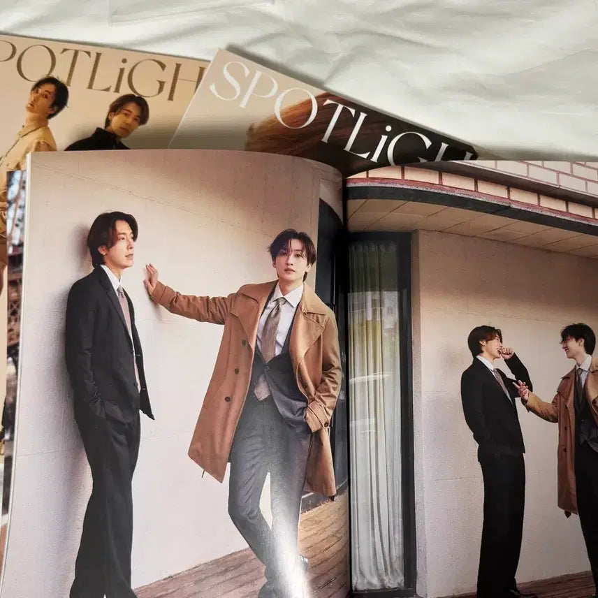 [BUNJANG] Super Junior D&amp;E Eunhyuk Donghae SPOTLiGHT Magazine Bundle with Special Photocards / 슈퍼주니어 D&amp;E 은혁 동해 SPOTLiGHT 중국 잡지+특전포카