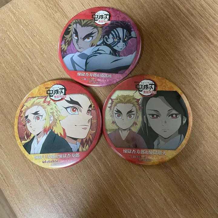 [BUNJANG] Demon Slayer Kyojuro Rengoku Mugen Train Ufotable Cafe Limited Edition Large Can Badges (Set of 3) / 귀멸의 칼날 렌고쿠 무한열차 ufortable 카페 특전 대형 캔뱃지 3종 일괄