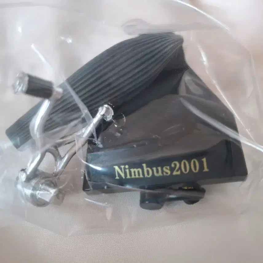 [BUNJANG] Nimbus 2001 Broom Gacha Figure Accessory / 해리포터 빗자루 가챠 님부스 2001