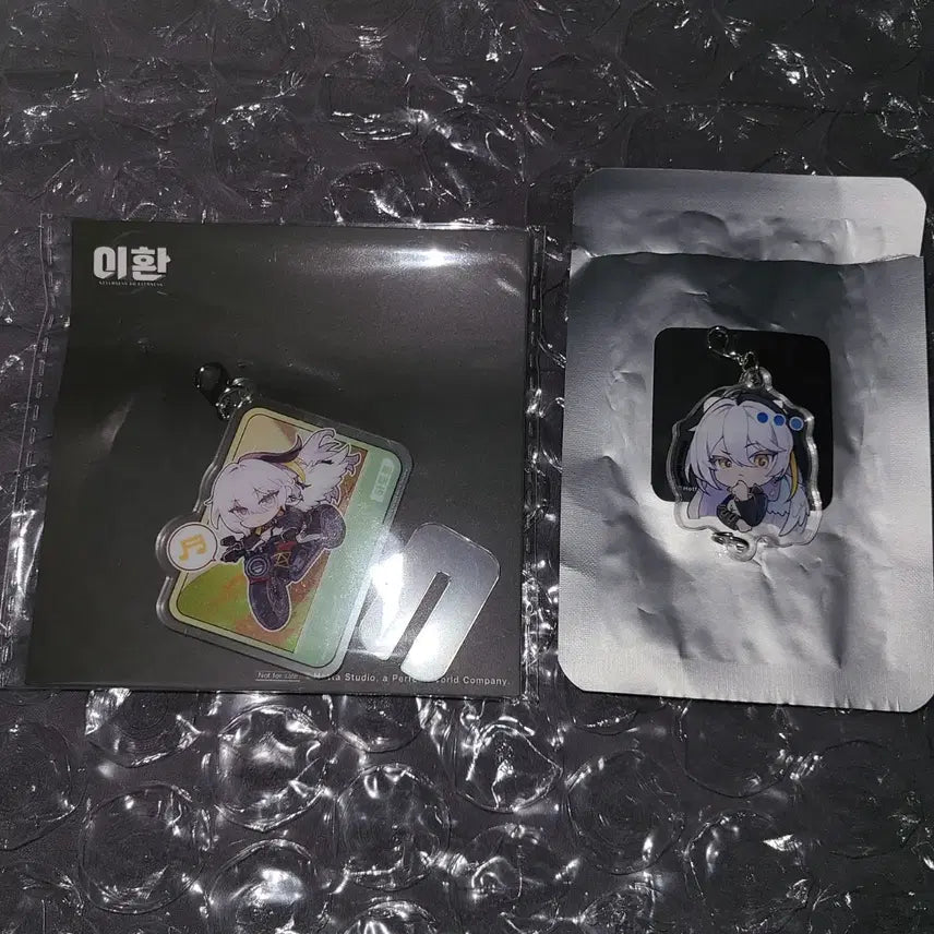 [BUNJANG] Lee Hwan Hathor Acrylic Keyring with Charm Parts / 이환 하토르 아크릴 키링 + 줄줄이 파츠