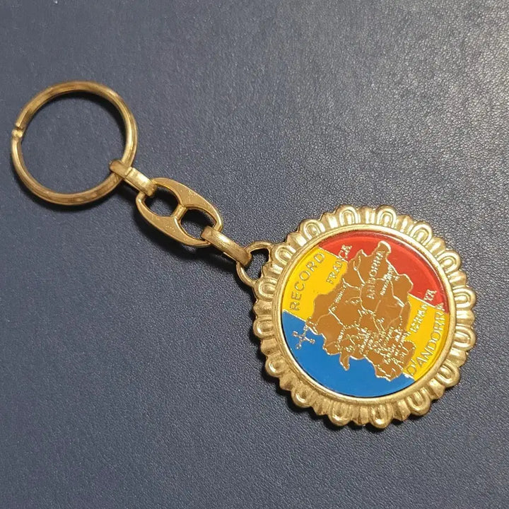 [BUNJANG] Vintage Andorra Principaute Gold Emblem Keychain / 빈티지 금장 안도라 왕국의 키링 / 희소성 ( 소장용 )
