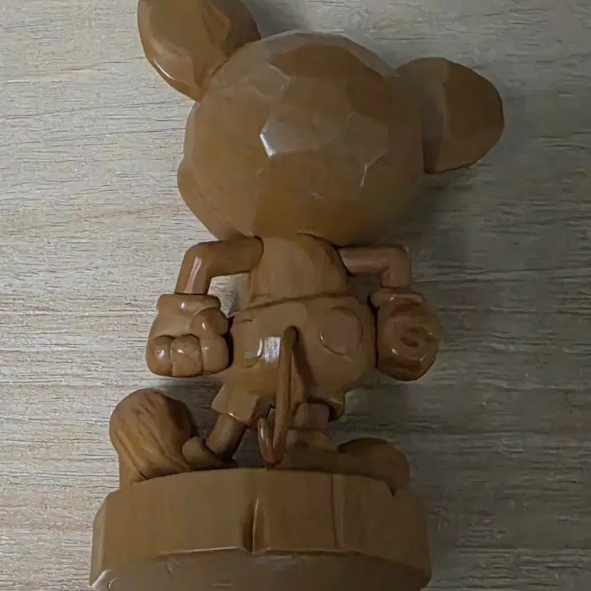 [BUNJANG] Pop Mart Mickey Mouse Infinite Imagination Wooden Mickey Figure / 미키마우스 팝마트 무한한 상상력 나무 미키