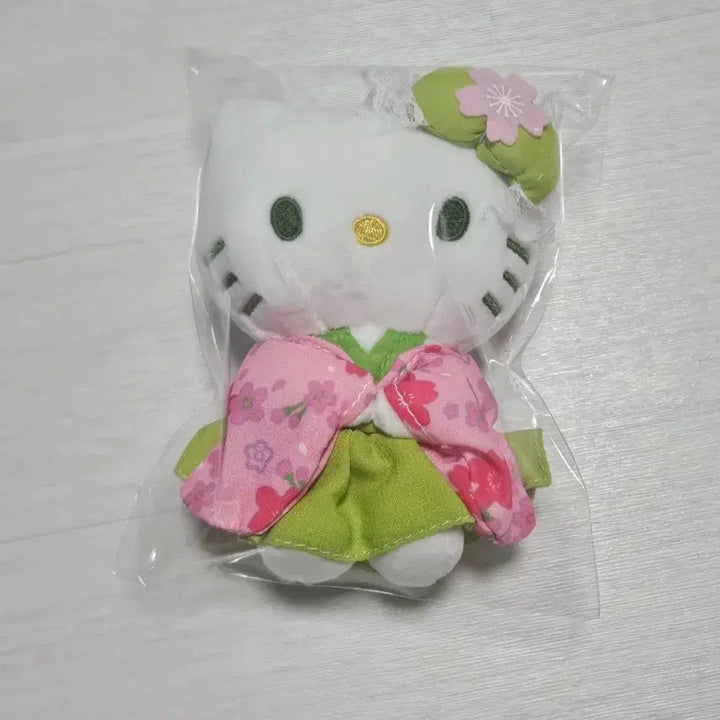 [BUNJANG] Sanrio Hello Kitty Kimono Doll / 산리오 헬로키티 기모노 인형