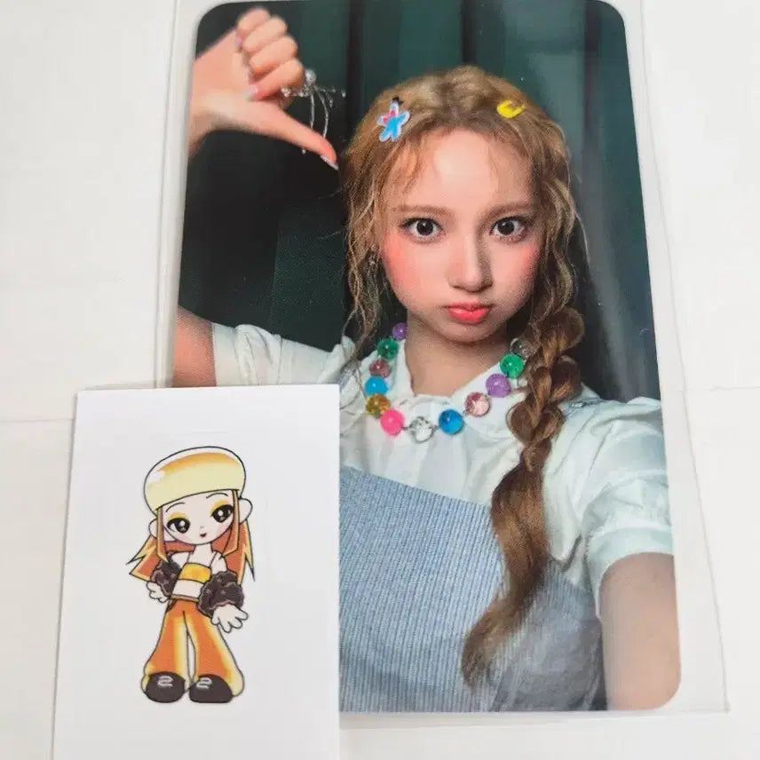[BUNJANG] Our Universe Baby Official Photocard &amp; Sticker Bundle / 아워벌스데이 베이비 공방 포카 띠부씰 양도
