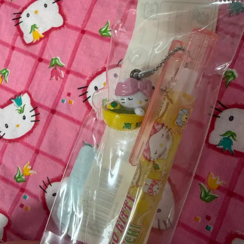 [BUNJANG] Sanrio Kitty Yuzu Lemon Pen &amp; Strap Bundle Set / 일본 고치현 지역한정 유자탕 레몬탕 키티 핑크 볼펜 키티 스트랩 킽스 고전 키티